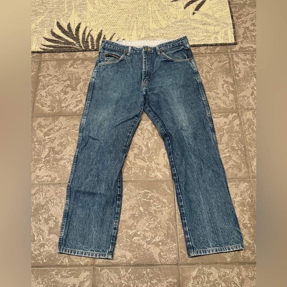 Wrangler Rugged Wear Men's Classic Fit Jean in Retro Stone 34x29 Mint Condition